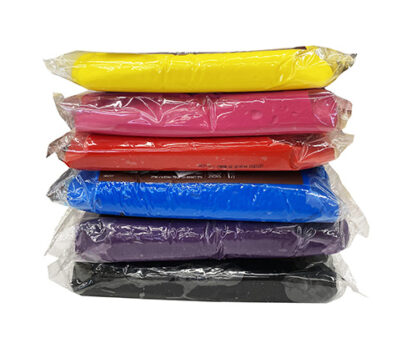 בצק סוכר בצבעים שחור סגול כחול אדום ורוד וצהוב