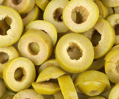 פרוסות של זיתים ירוקים