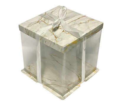 אריזה מהודרת לעוגה עם סרט 22 על 22 לבן שיש